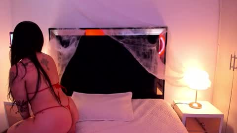 Snapshot of susanvilla chatting on 10-15-25, 07:47 susanvilla online show from 10-15-25, 07:47