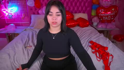 Snapshot of susiewood chatting on 02-15-26, 07:51 Susie online show from 02-15-26, 07:51