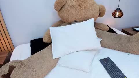  susi  online show from 03-08-26, 02:04