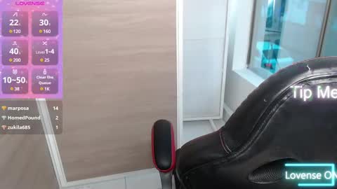 Snapshot of sussan_love01 chatting on 03-06-25, 06:37 Susan online show from 03-06-25, 06:37