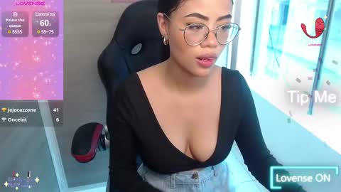 Snapshot of sussan_love01 chatting on 03-07-25, 04:44 Susan online show from 03-07-25, 04:44