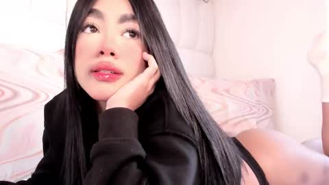 Sussie Tompsom online show from 03-07-26, 01:08