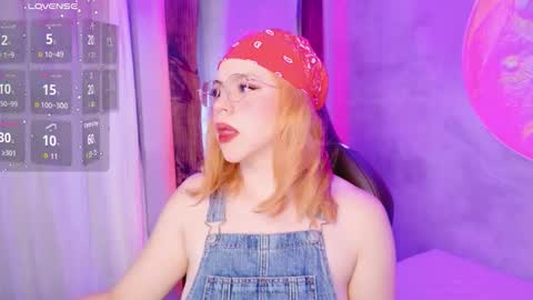 Snapshot of sussiestrawberry chatting on 11-28-25, 10:07 Sussie online show from 11-28-25, 10:07