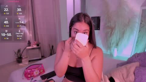 sussy_bell_ online show from 05-25-26, 07:09