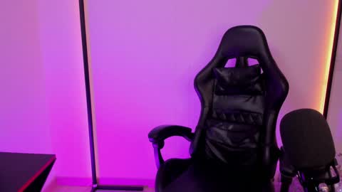 Snapshot of sussyprice chatting on 12-22-24, 11:20 Sussy online show from 12-22-24, 11:20
