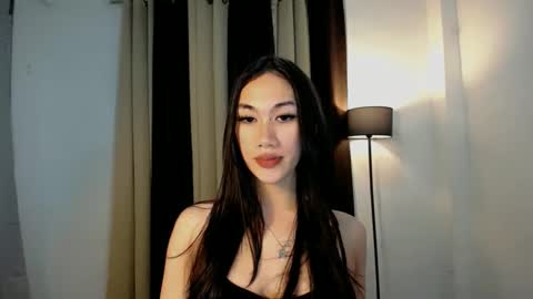 Snapshot of sususlutxx chatting on 02-09-25, 08:22 susie online show from 02-09-25, 08:22