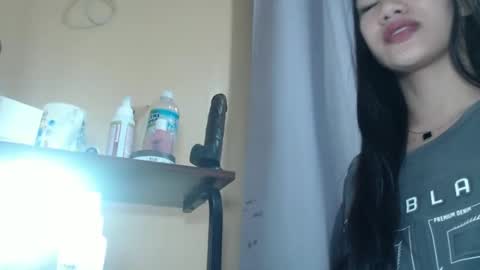 Snapshot of sususlutxx chatting on 09-23-25, 10:18 susie online show from 09-23-25, 10:18