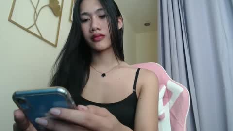 Snapshot of sususlutxx chatting on 10-02-25, 06:42 susie online show from 10-02-25, 06:42