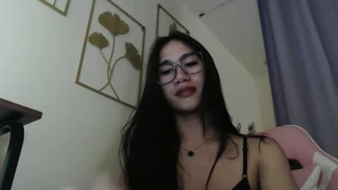 Snapshot of sususlutxx chatting on 10-19-25, 07:36 susie online show from 10-19-25, 07:36