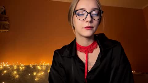 Snapshot of susyschuerholz chatting on 10-11-25, 04:16 Jessica online show from 10-11-25, 04:16