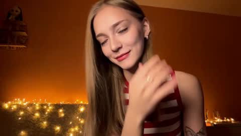 Snapshot of susyschuerholz chatting on 10-13-25, 04:18 Jessica online show from 10-13-25, 04:18