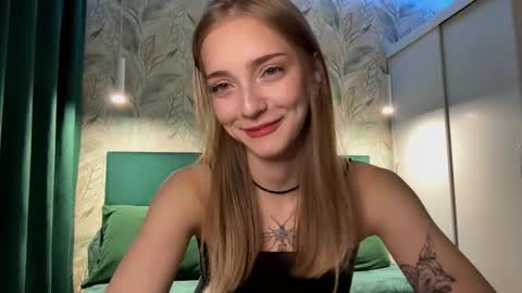 Snapshot of susyschuerholz chatting on 10-19-25, 05:02 Jessica online show from 10-19-25, 05:02