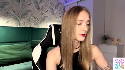 Snapshot of susyschuerholz chatting on 10-26-25, 04:24 Jessica online show from 10-26-25, 04:24