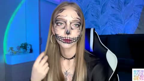 Snapshot of susyschuerholz chatting on 10-31-25, 04:19 Jessica online show from 10-31-25, 04:19