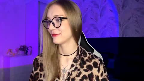 Snapshot of susyschuerholz chatting on 11-05-25, 04:51 Jessica online show from 11-05-25, 04:51