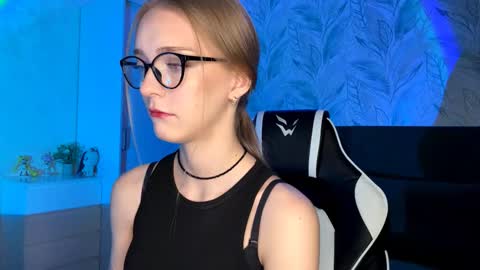 Snapshot of susyschuerholz chatting on 11-07-25, 04:29 Jessica online show from 11-07-25, 04:29