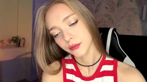 Snapshot of susyschuerholz chatting on 11-09-25, 04:16 Jessica online show from 11-09-25, 04:16