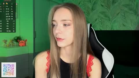 Snapshot of susyschuerholz chatting on 11-24-25, 05:23 Jessica online show from 11-24-25, 05:23