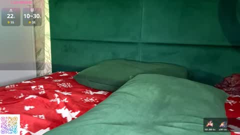 Snapshot of susyschuerholz chatting on 11-27-25, 05:15 Jessica online show from 11-27-25, 05:15