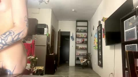 Suzanna online show from 04-18-26, 07:58