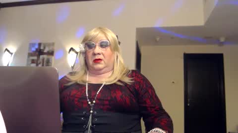 My name is Sissy or more fully Suzanna Aprilia Maria Mariquita Catarina Chinita Banci. Soy una puta - que chimba ladybug online show from 12-13-24, 06:16