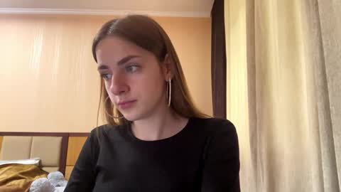 Emila online show from 06-08-26, 11:21