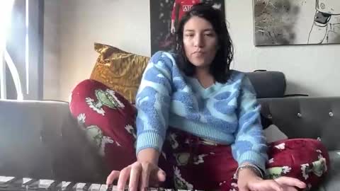 Suzy online show from 11-23-25, 07:24