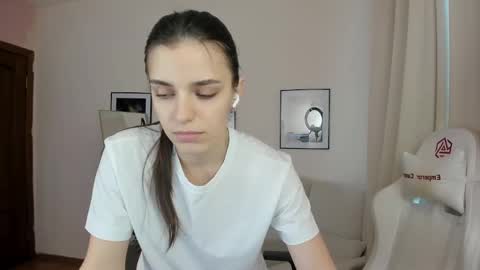 Suzy  next stream  Thursday Friday Saturday online show from 01-22-25, 08:07