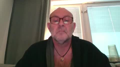 Snapshot of svenskdaddy chatting on 02-05-25, 08:11 svenskdaddy online show from 02-05-25, 08:11
