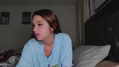 Snapshot of svtf2323 chatting on 12-14-24, 12:33 SV online show from 12-14-24, 12:33