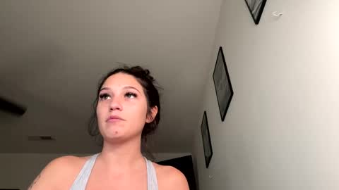 Snapshot of svtf2323 chatting on 02-10-25, 09:04 SV online show from 02-10-25, 09:04