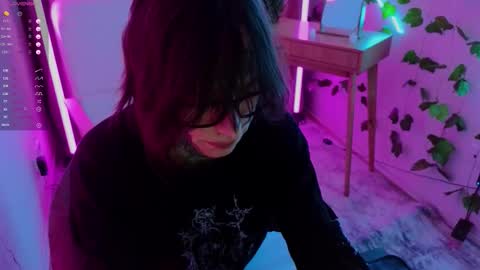 Snapshot of swagamee chatting on 02-11-26, 09:09 Eric online show from 02-11-26, 09:09