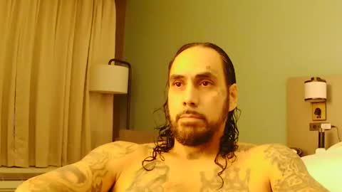 Snapshot of swansonlongfellow chatting on 12-18-25, 12:00 swansonlongfellow online show from 12-18-25, 12:00