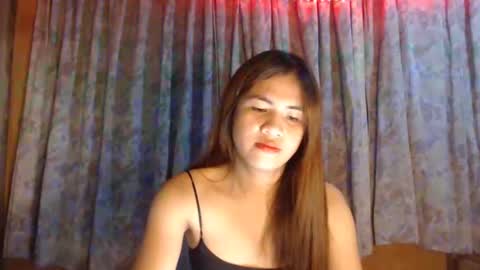 Snapshot of sweat_rema06 chatting on 02-05-25, 01:15 sweat_rema06 online show from 02-05-25, 01:15