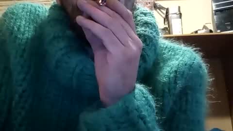 Snapshot of sweaterboy666 chatting on 12-26-24, 10:37 sweaterboy666 online show from 12-26-24, 10:37