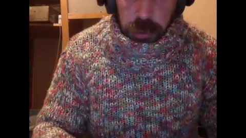 Snapshot of sweaterboy666 chatting on 02-14-25, 03:43 sweaterboy666 online show from 02-14-25, 03:43