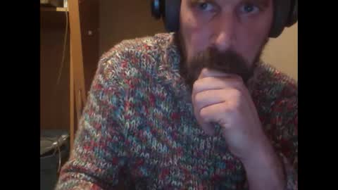 Snapshot of sweaterboy666 chatting on 02-14-25, 06:45 sweaterboy666 online show from 02-14-25, 06:45