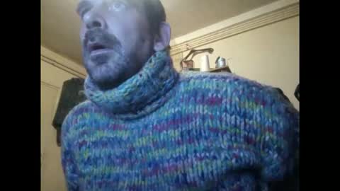 Snapshot of sweaterboy666 chatting on 11-27-25, 02:35 sweaterboy666 online show from 11-27-25, 02:35