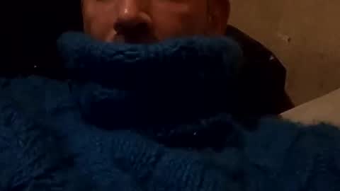 Snapshot of sweaterboy666 chatting on 12-17-25, 08:59 sweaterboy666 online show from 12-17-25, 08:59