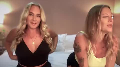 Snapshot of swedish_candii chatting on 11-30-25, 03:43 Swedish Candii online show from 11-30-25, 03:43