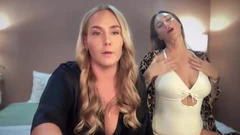 Snapshot of swedish_candii chatting on 01-11-26, 01:54 Swedish Candii online show from 01-11-26, 01:54