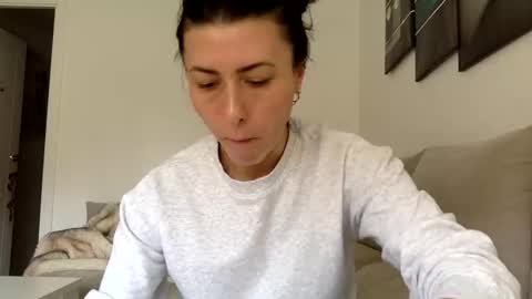 Snapshot of swee788485 chatting on 11-11-25, 10:59 ALBA online show from 11-11-25, 10:59