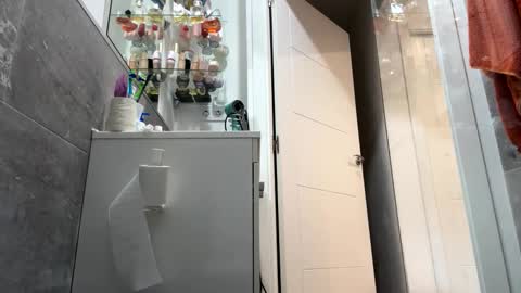 Snapshot of swee788485 chatting on 11-17-25, 03:07 ALBA online show from 11-17-25, 03:07