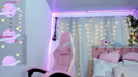 Daniela age 21 online show from 11-20-25, 06:40