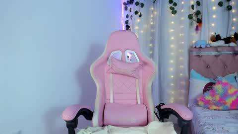 Daniela age 21 online show from 04-25-26, 02:14