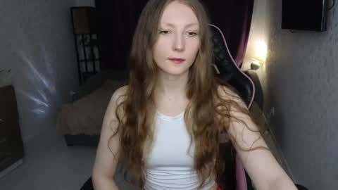 Snapshot of sweeet_lilit chatting on 05-18-26, 10:04 SwitLilit online show from 05-18-26, 10:04