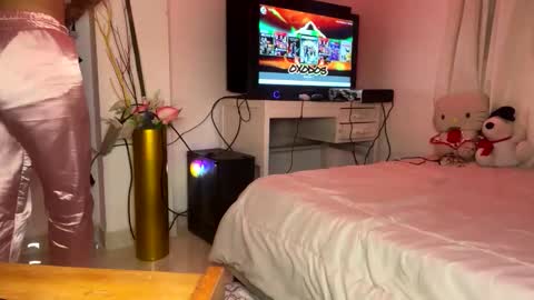 Snapshot of sweeetbabyy22 chatting on 01-12-26, 03:12 Valeria online show from 01-12-26, 03:12