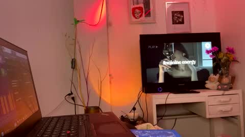 Snapshot of sweeetbabyy22 chatting on 02-25-26, 09:46 Valeria online show from 02-25-26, 09:46