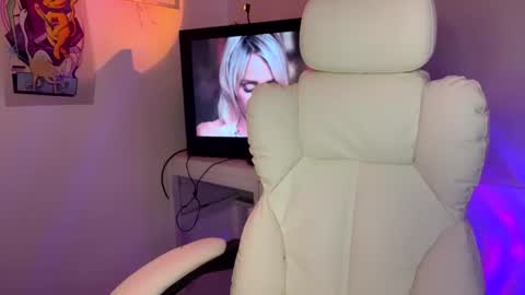 Snapshot of sweeetbabyy22 chatting on 06-27-26, 04:45 Valeria online show from 06-27-26, 04:45