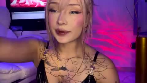 Snapshot of sweeetbabyy22 chatting on 07-10-26, 08:07 Valeria online show from 07-10-26, 08:07
